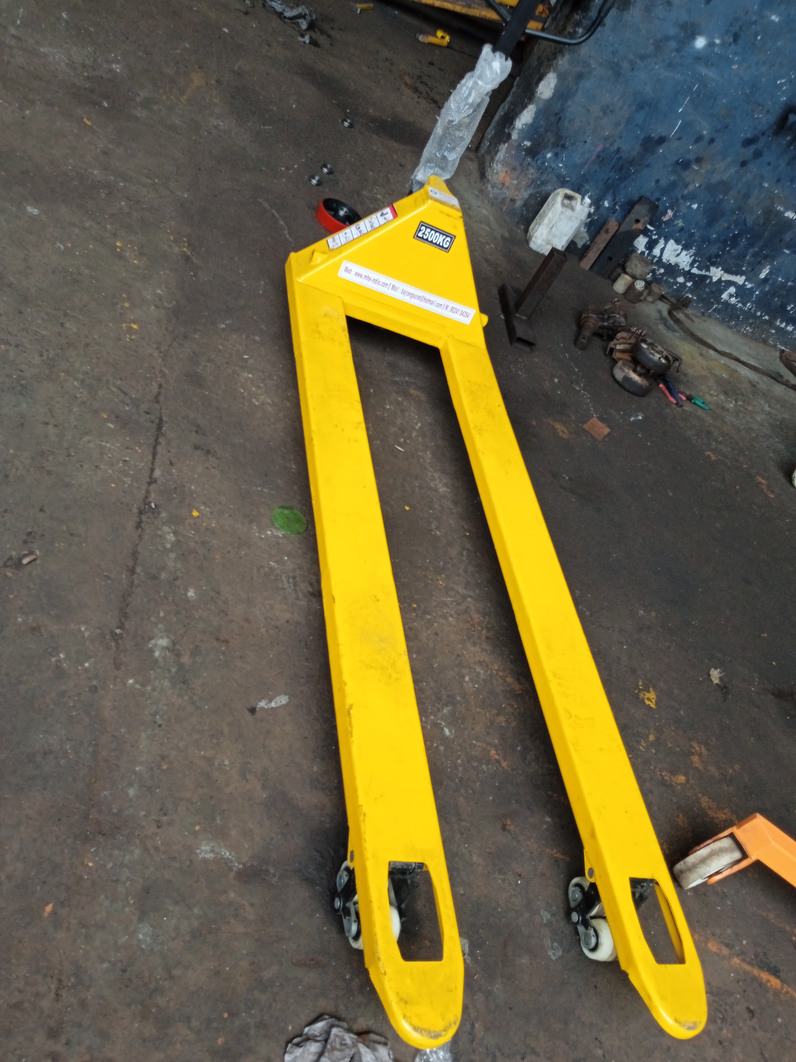 Hydraulic Hand Pallet Trucks 3 Ton - Attributes: Strong
