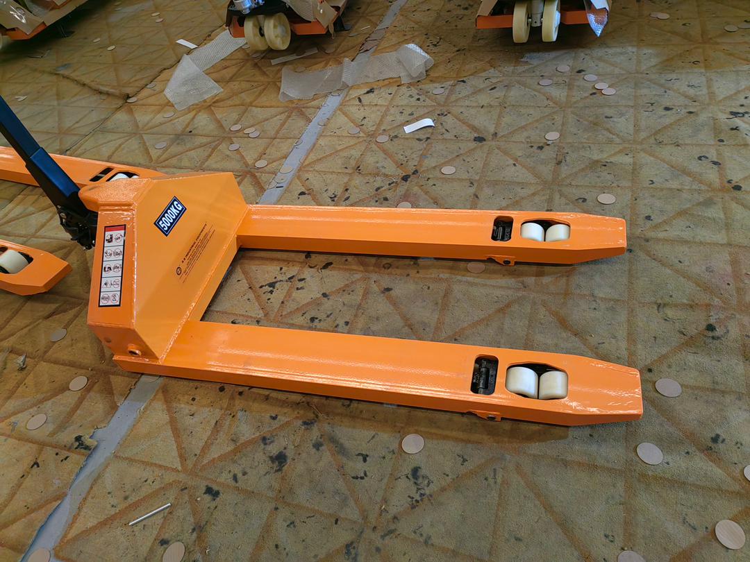 Hand Pallet Truck 2.5 Ton - Attributes: Strong