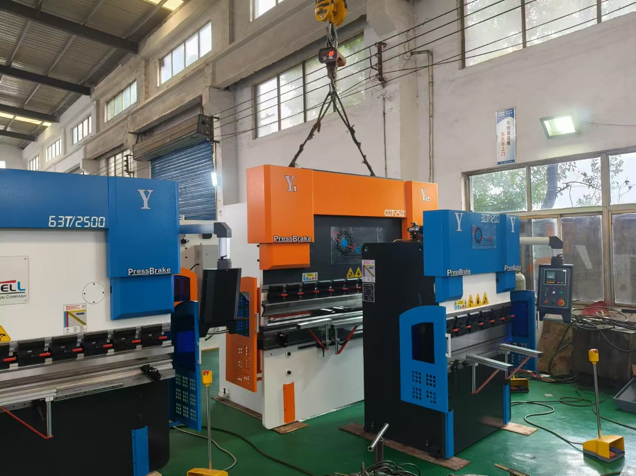 4 Axis Cnc Press Brake Machine, For Sheet Bending, Automation Grade: Automatic
