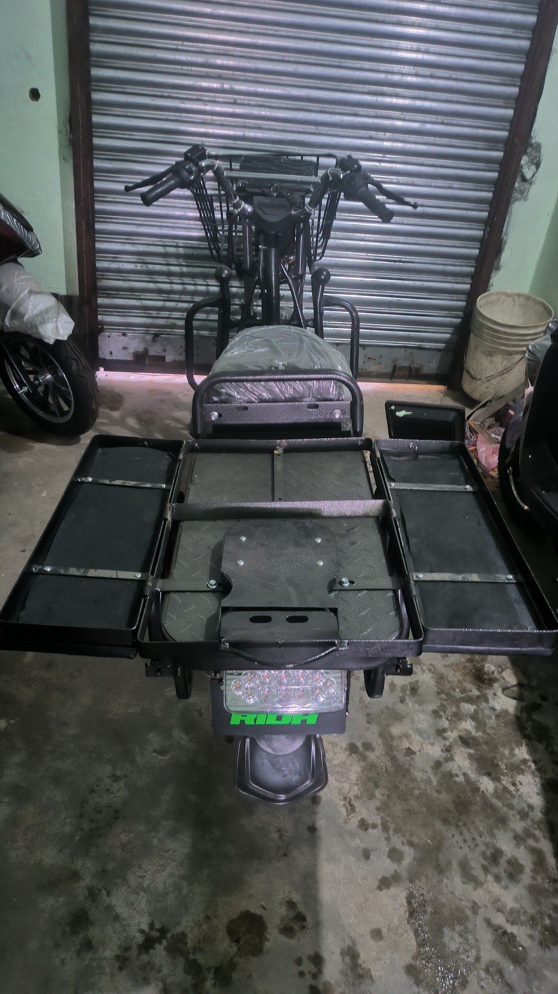 Mudit Ridh Loader - 72v 36ah L-a, 250w Motor Power, 90 Km Range, 35 Km/h Top Speed, 2-person Capacity