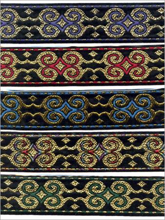 मल्टी कलर थ्रेड एम्ब्रॉयडरी लेस