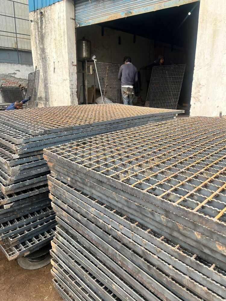 Serrated Gratings - Application: Industrial