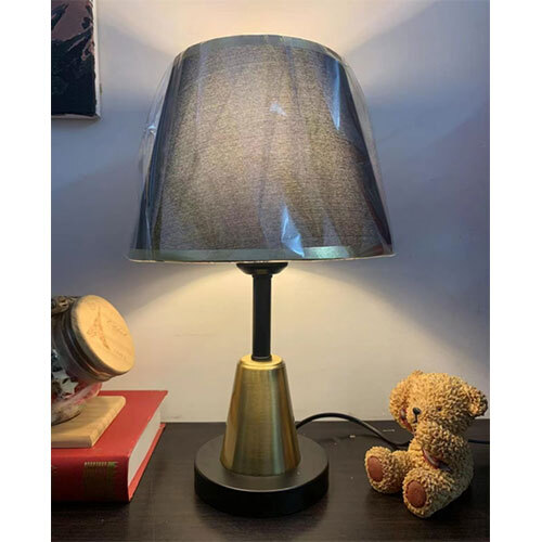 LH-T711-BK Metal TABLE LAMP