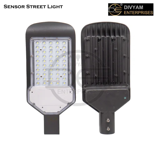 Street Light With Day Night Sensor - Color: Cool White