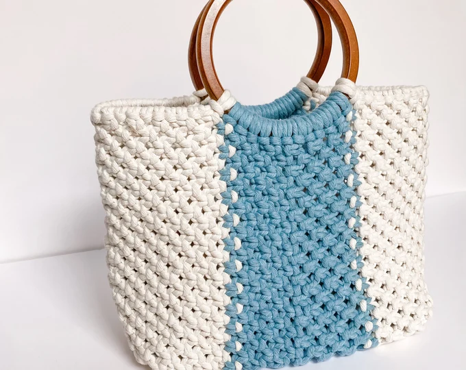KNOTTED MACRAME BAG WITH ROUND HANDLE