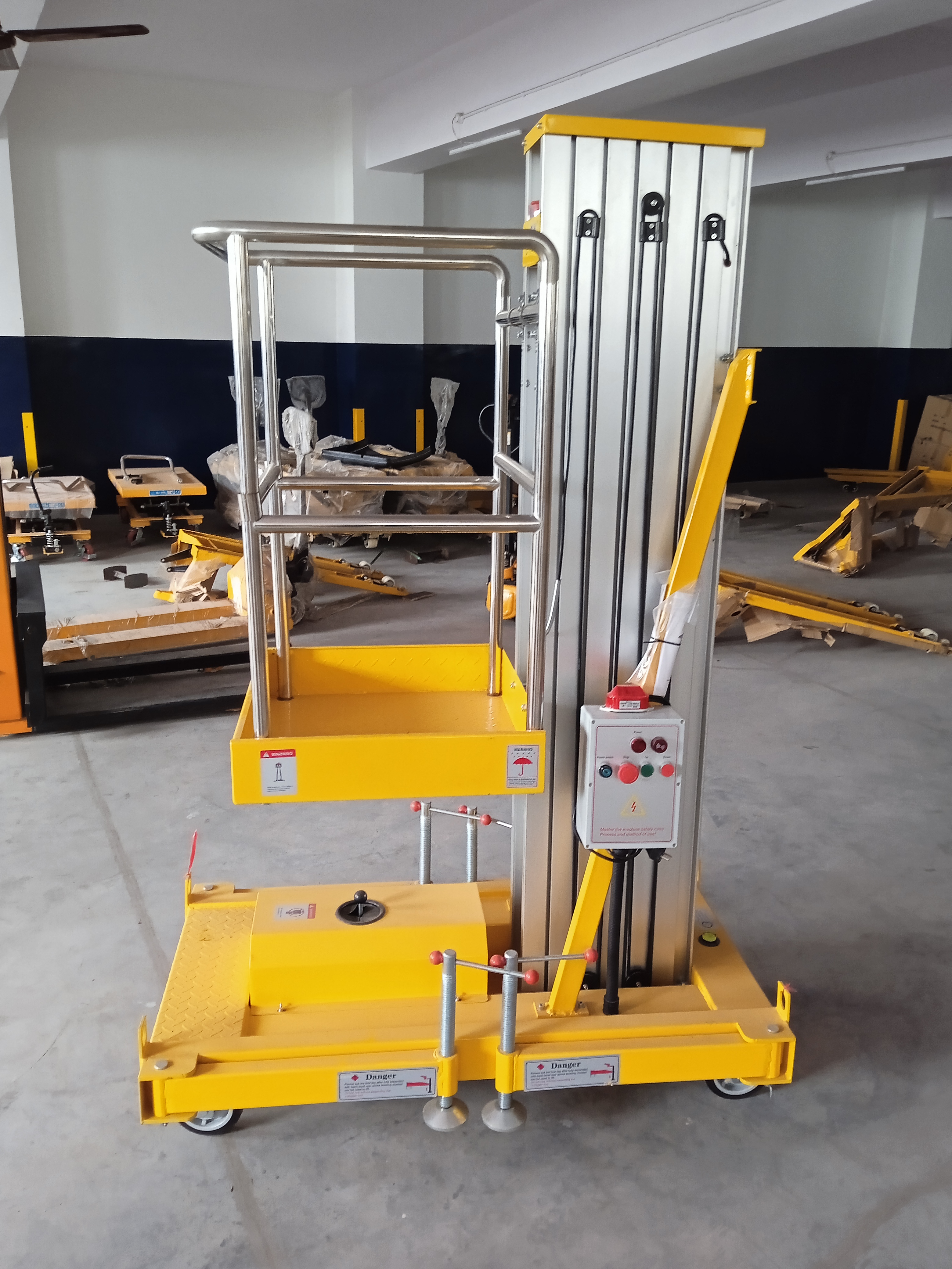 Mild Steel Aerial Work Platform - Attributes: Strong