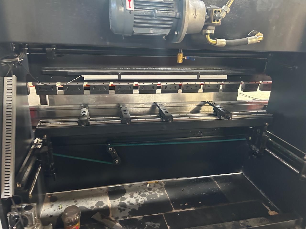 7.5 Mild Steel Cnc Bending Machine, 280 V, Automation Grade: Automatic - Feature: [