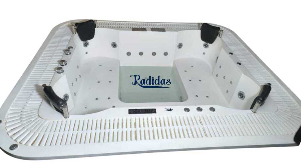 Rbs 00J Jacuzzi Bathtub - Color: As Per Requirement