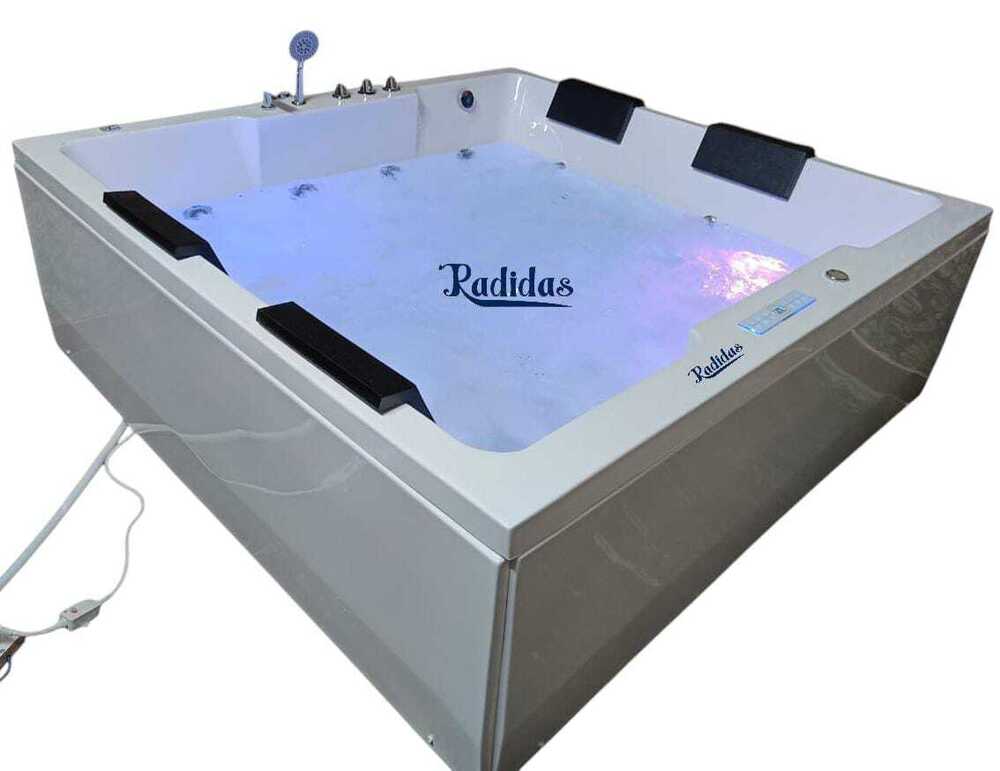 Rbs 001 Jacuzzi Bathtub - Color: White