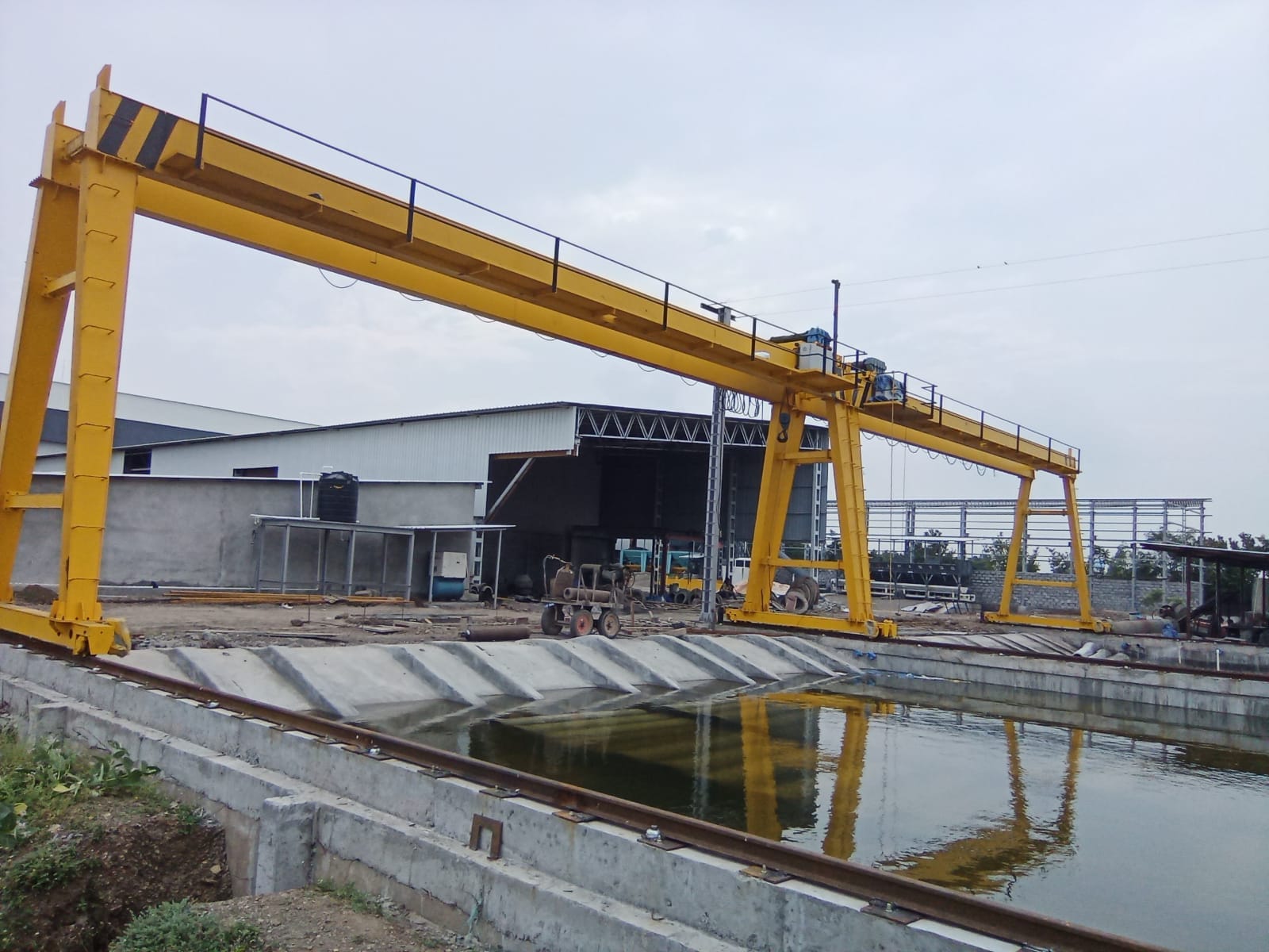 Goliath Gantry Cranes - Color: Yellow