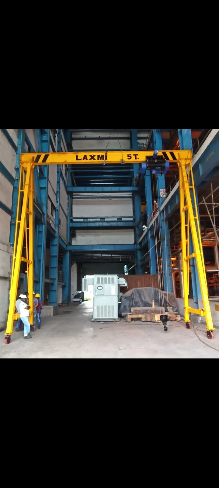 Goliath Gantry Cranes - Color: Yellow