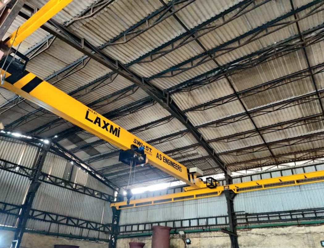 Single Girder Overhead Cranes - Color: Yellow & Blue