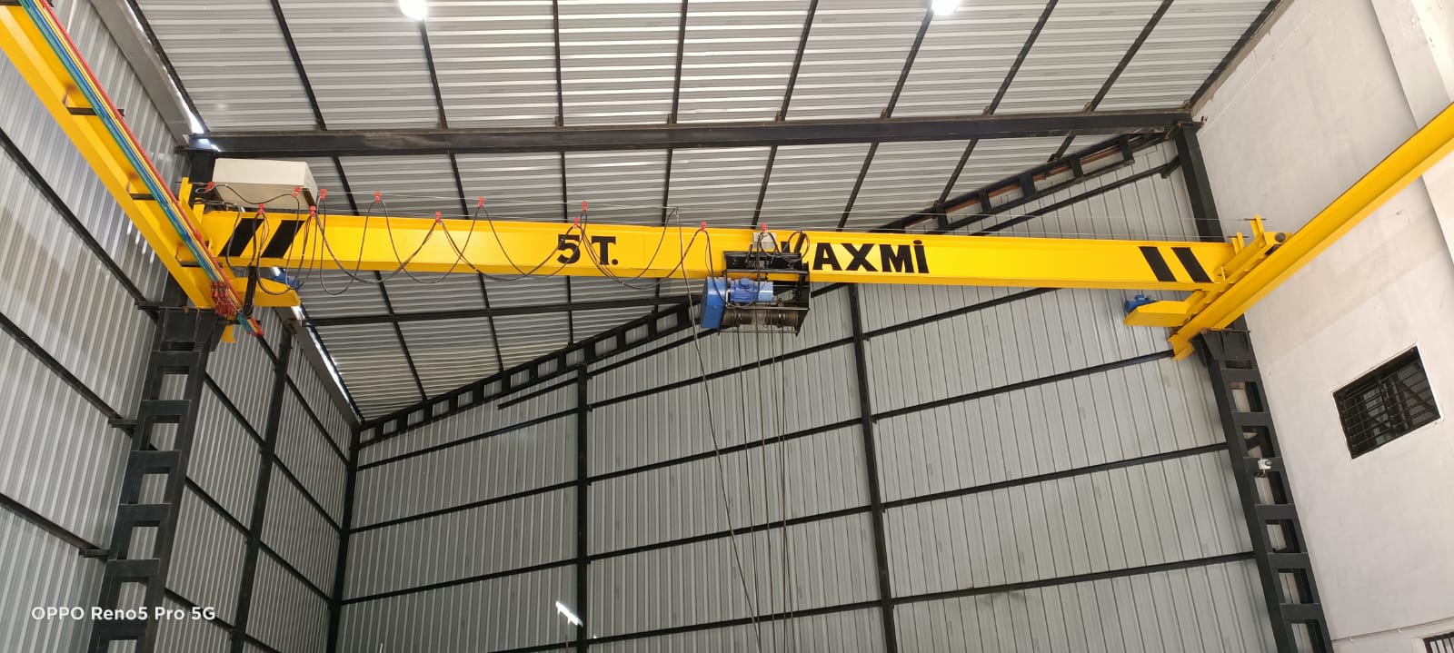 Single Girder Overhead Cranes - Color: Yellow & Blue