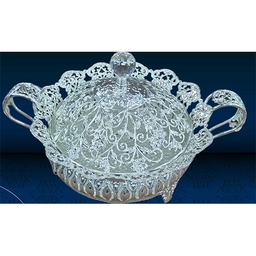 Bowl With Diamond Lid & Handle With 4 Part Partition - Color: Silver