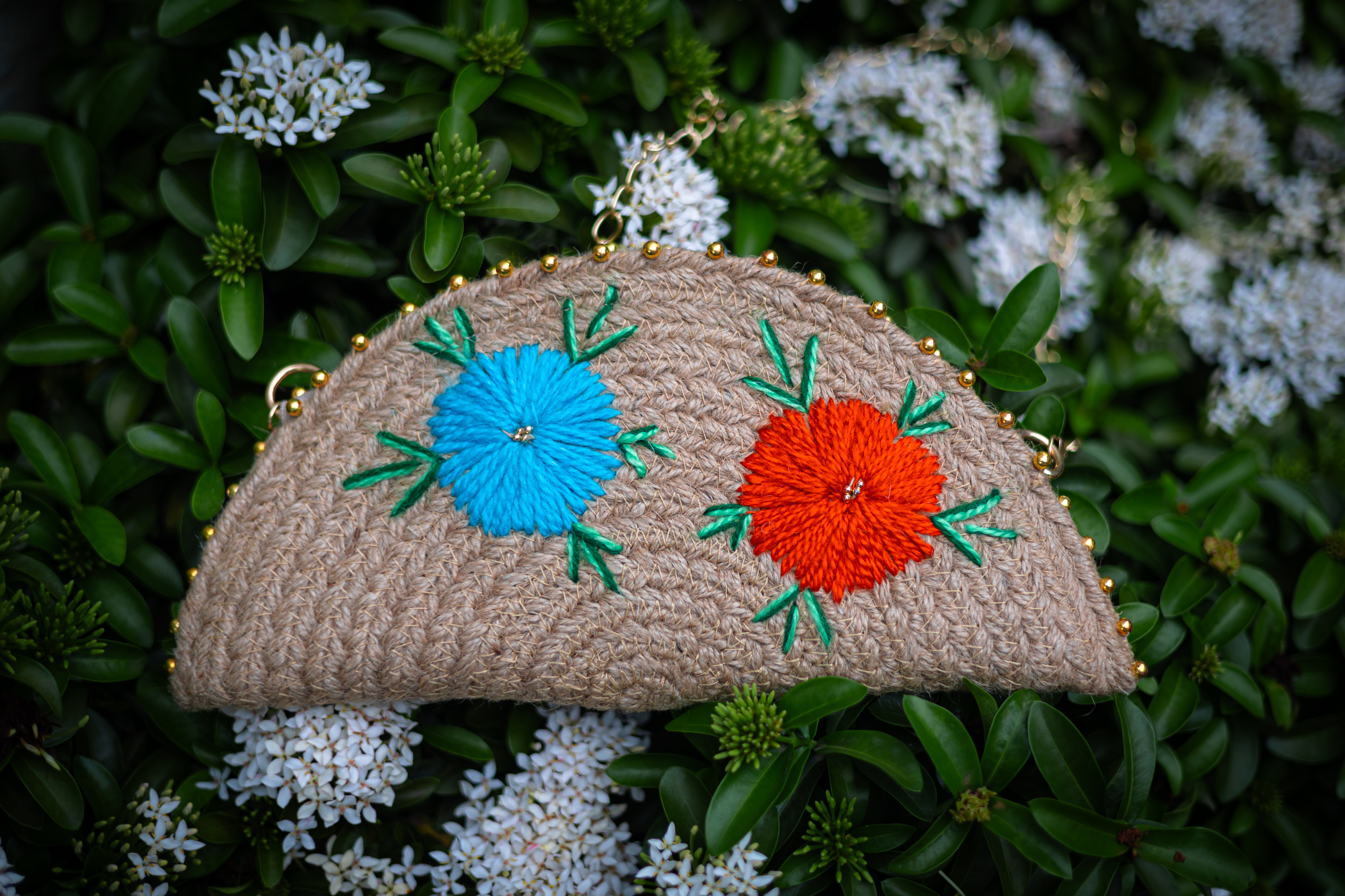 HALF MOON JUTE CLUTCH