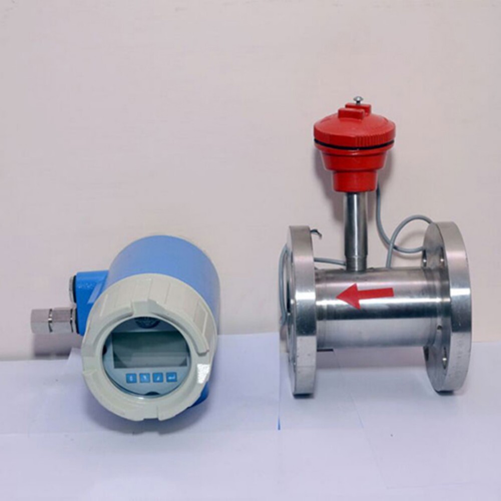 Turbine Flow Meter - High-Quality Metal, Various Sizes, Electric Powered | Durable Analog Display for Liquid and Gas Measurement