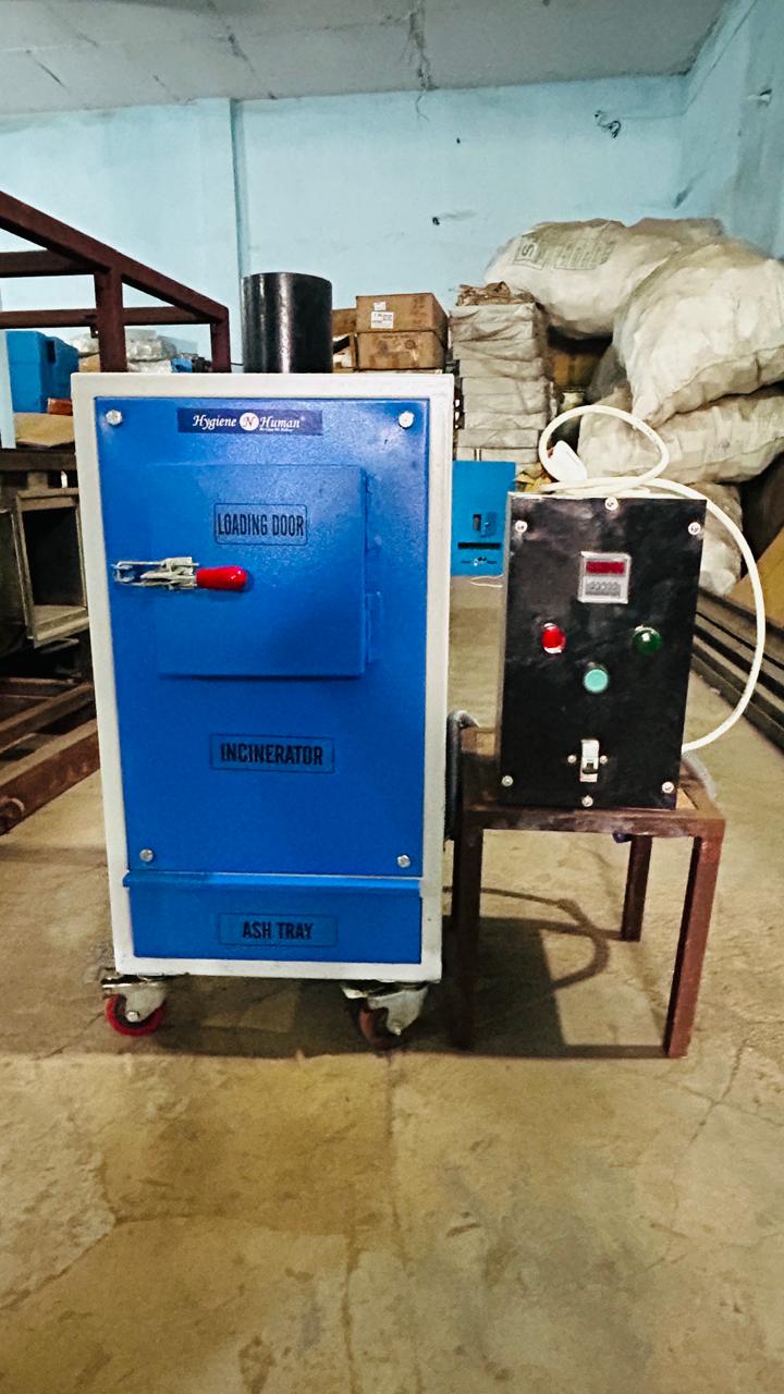 Solid Waste Incinerator Machine - Mild Steel, Standard Size | Suitable For Industrial Waste Management, Efficiently Treats Hazardous Pollutants