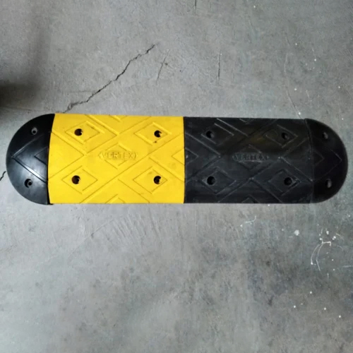 Bump Speed Breaker - Color: Black & Yellow