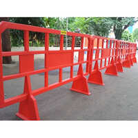 Vertex Red Barricade Fence - High-quality Plastic, 4 X 3 Feet Size , Manual Functionality For Industrial Safety