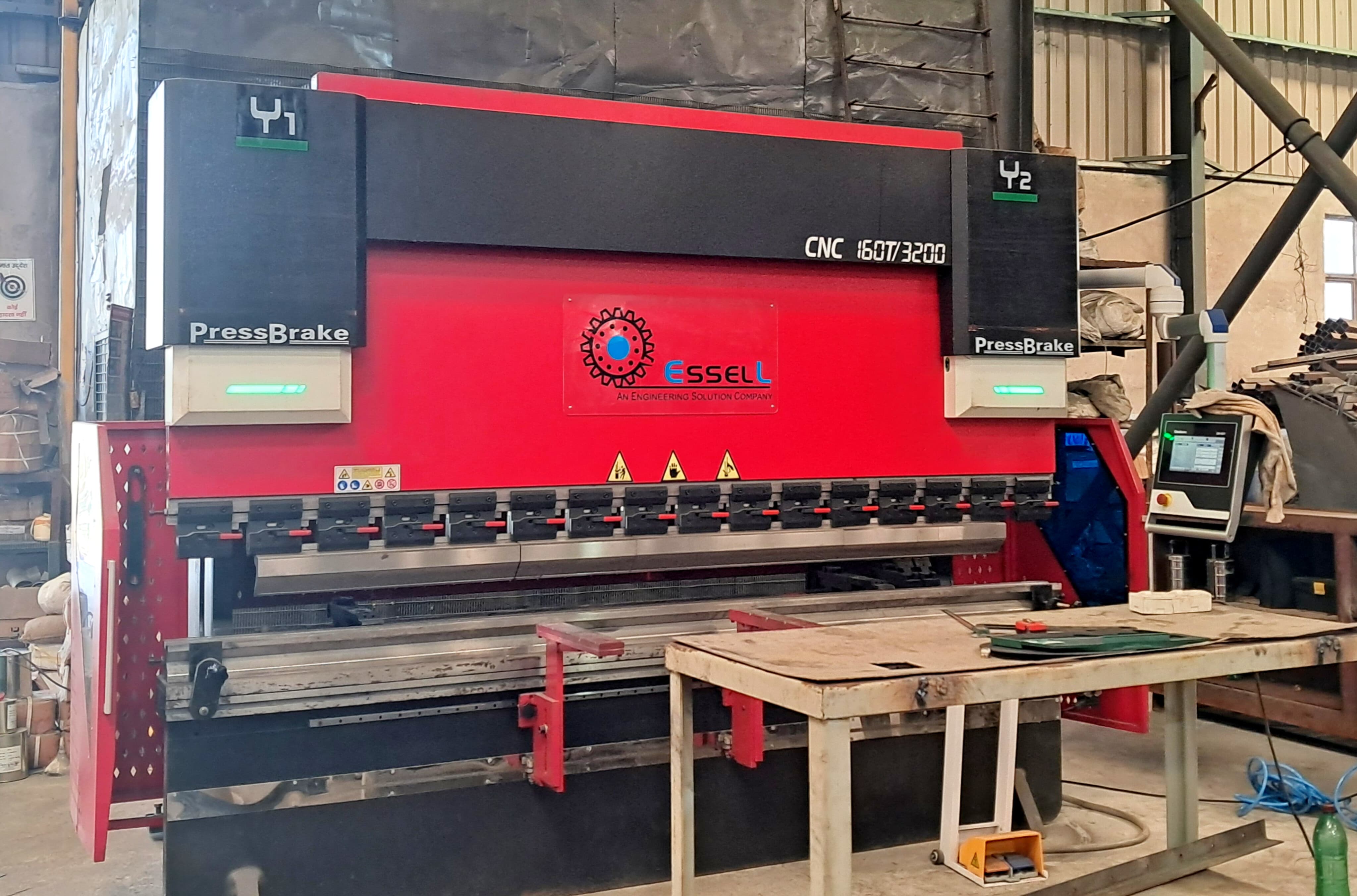 Automatic Hydraulic Press Brake Machine, For Industrial - Color: Red