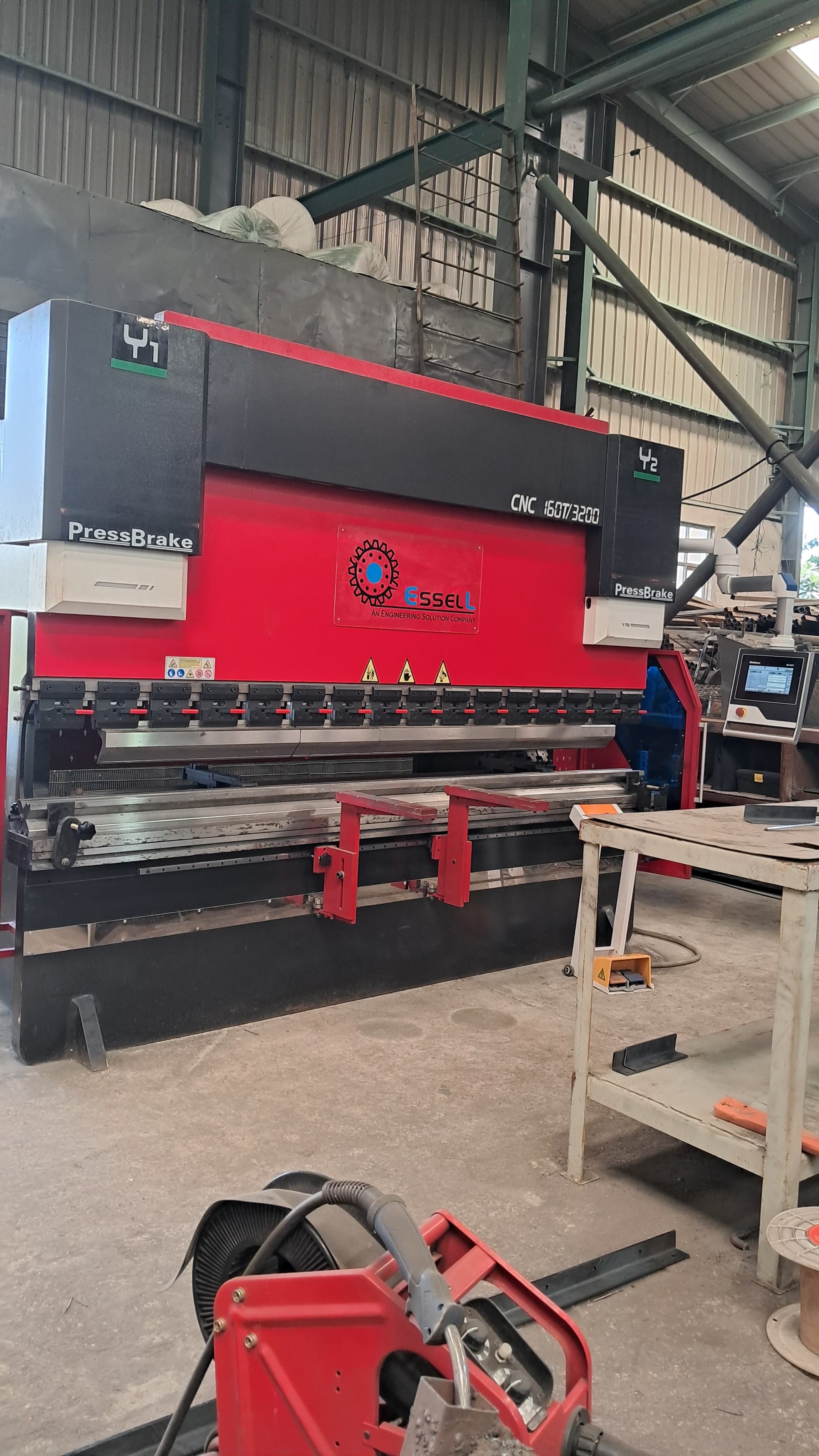 Hydraulic Nc Bending Machine - Color: Blue