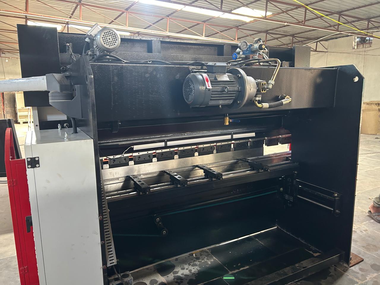 Metal Sheet Bending Machine