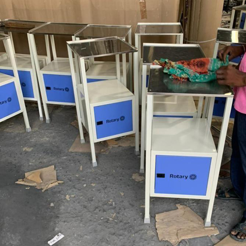 मूल बिस्तर के बगल के लॉकर Ms