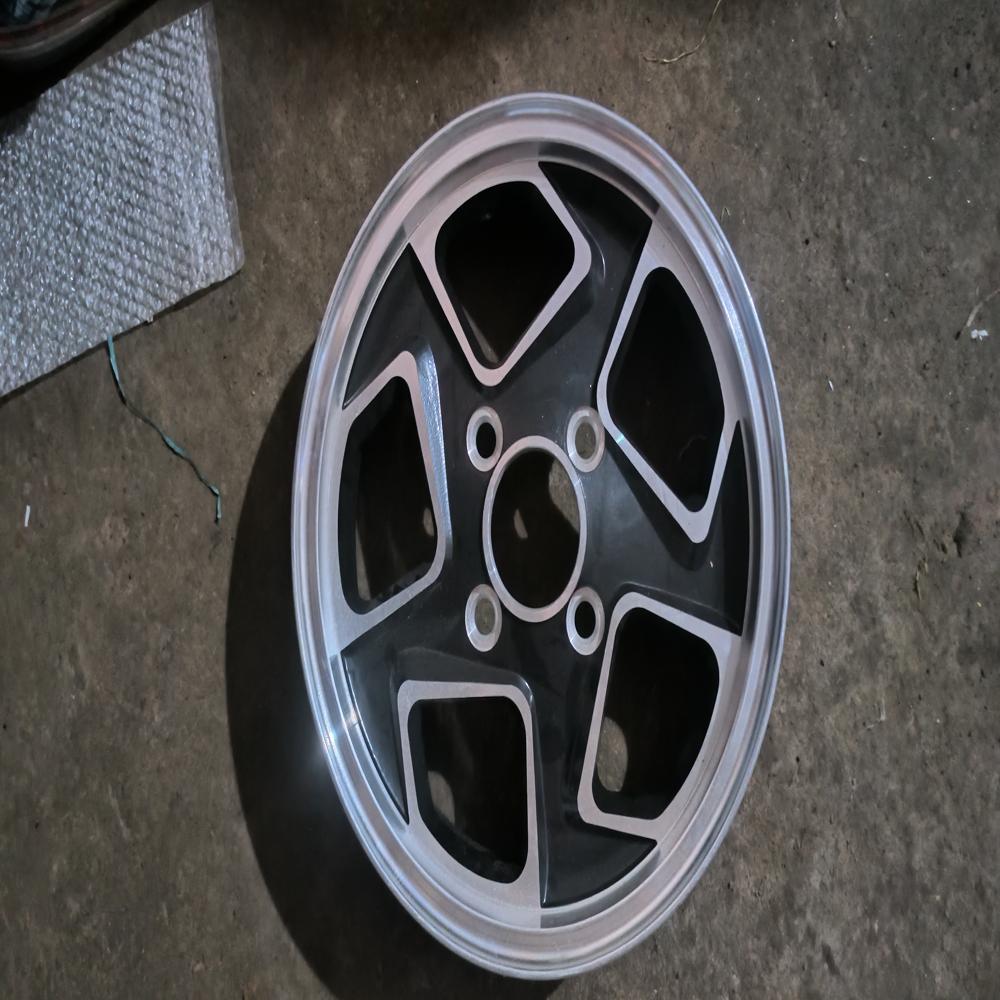 Aluminum Alloy Wheel - 12 Inches | Silver Coated Finish, Durable For Electric Rickshaws, 1 Year Warranty