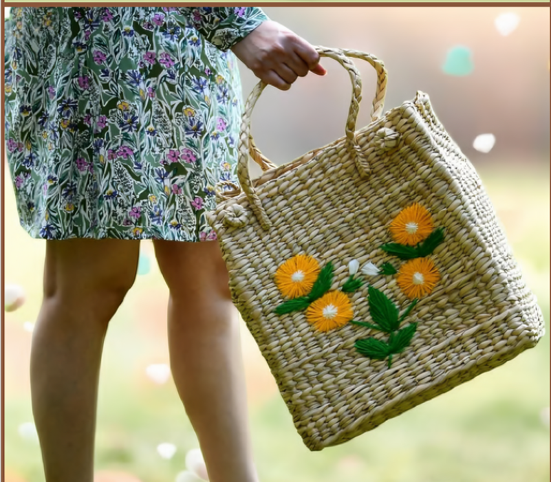 KAUNA EMBROIDERED BAG WITH LOCK