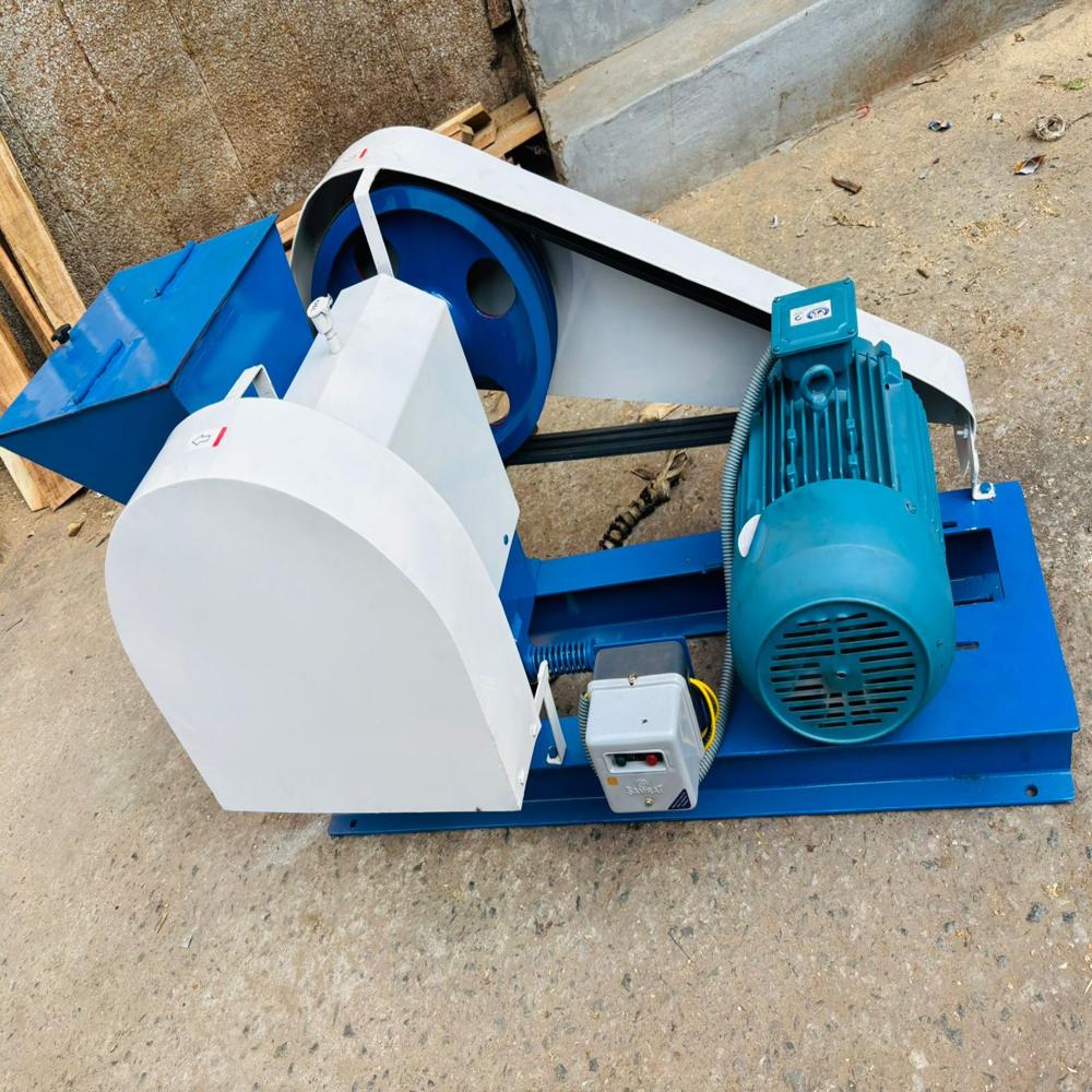 LABORATORY JAW CRUSHER