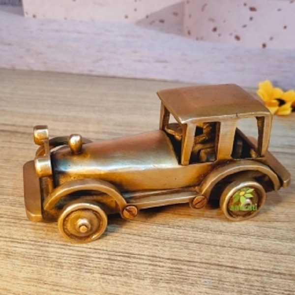 Aakrati Brass Vintage Model Car for Home Decoration Car Collection Children Toys Toys Car Model - Home Decoration - Home Decor Handicrafts | Home Decor |