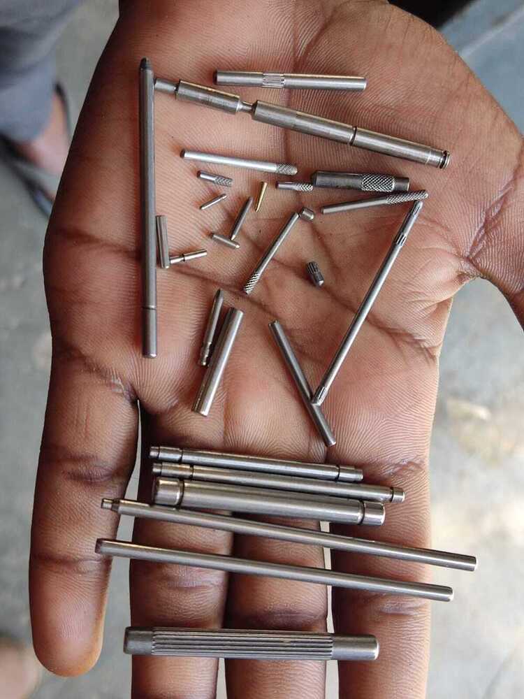 नोकदार पिन