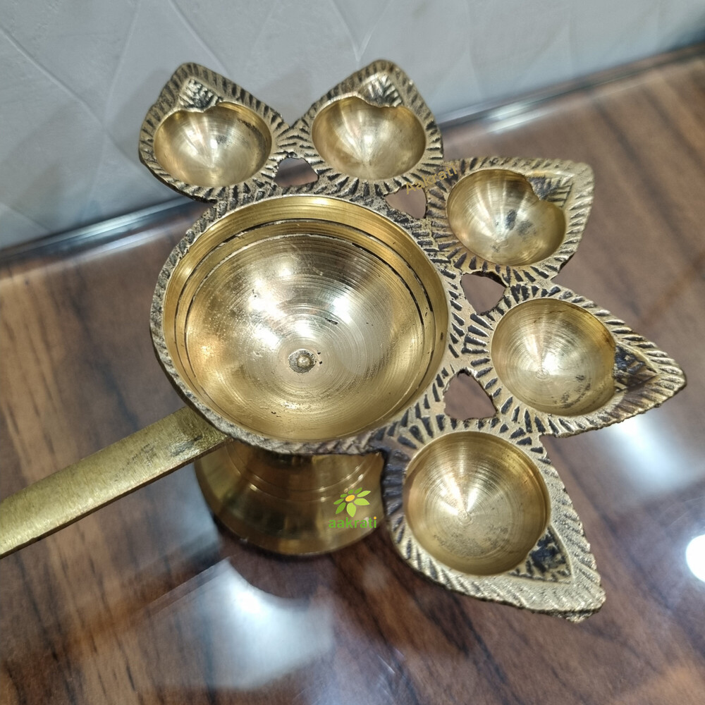 Pooja Ghar Brass Made Decorative Aarti Deepak/DIya/Oil Lamp Pair
