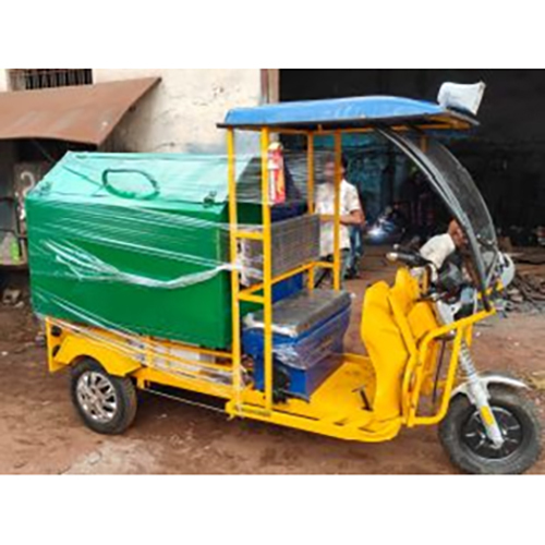 Heavy Duty E-rickshaw Garbage Loader - Battery Life: 2-5 Years