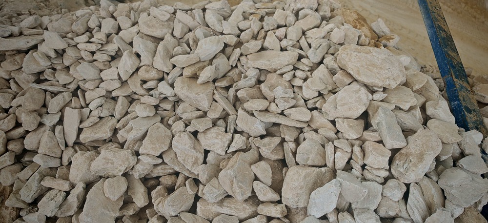 White Soapstone lumps (Ghiya Pather Stone)