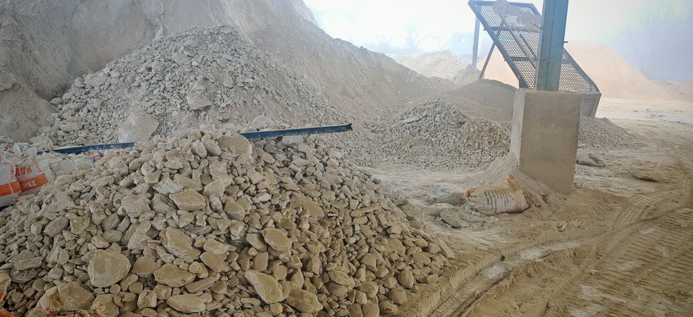 White Soapstone lumps (Ghiya Pather Stone)