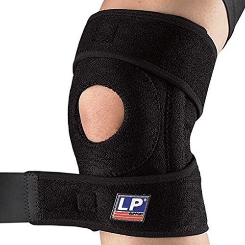 Knee Support With Stays - Dimension (L*W*H): 18 A  18 A  5  Centimeter (Cm)