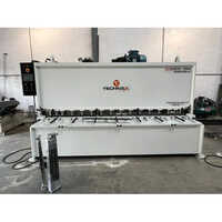 Ss Plate Shearing Machine - Color: White