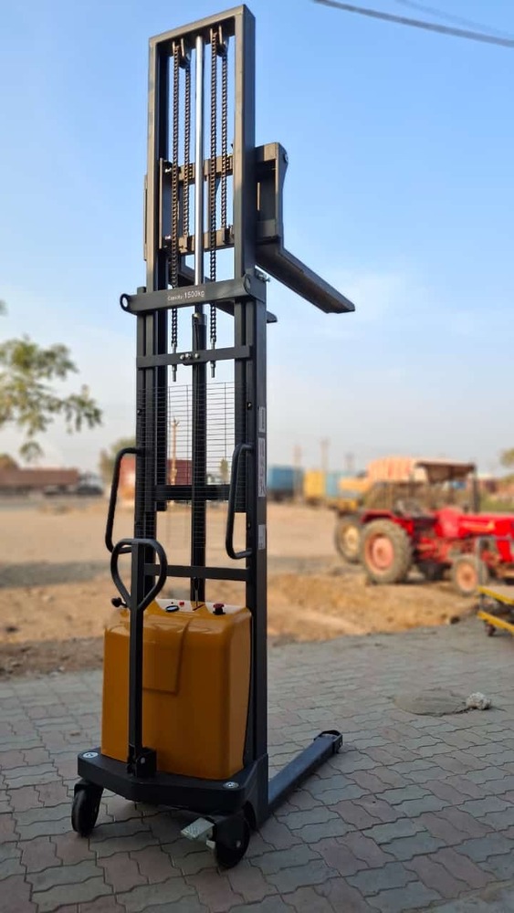 Hydraulic Electric Stacker - Color: Yellow