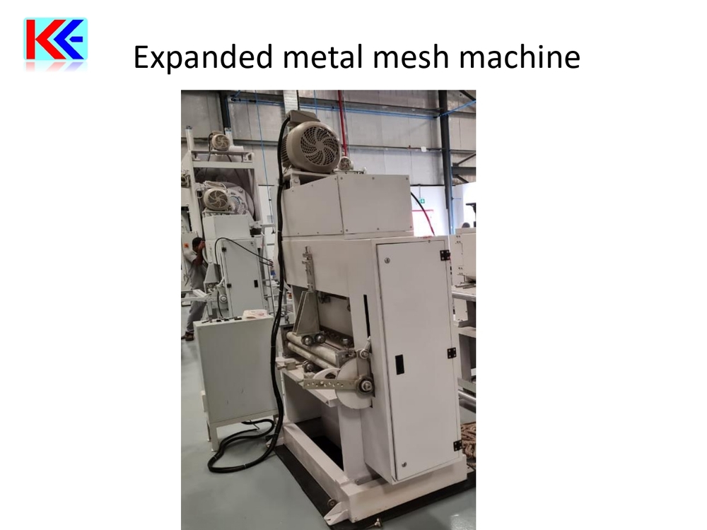 Expanded metal mesh machine