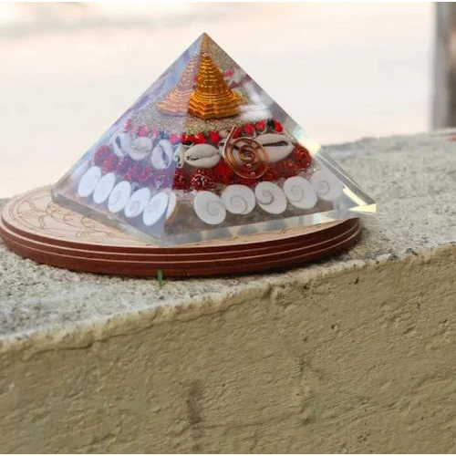 Natural Orgone Gomti Chakra Sri Yantra Pyramid - Hardness: High