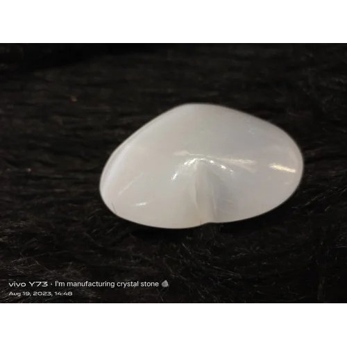 Selenite Crystal Heart - Material: Agate