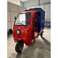 E Rickshaw Loader - Features: Efficient Electric Power
