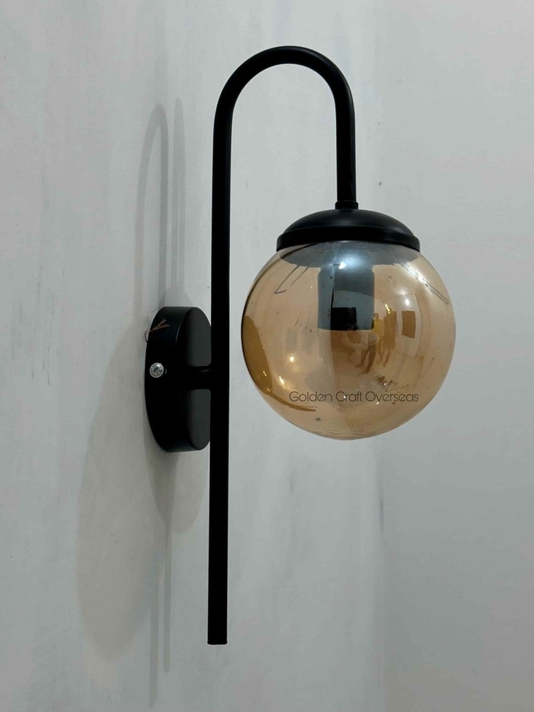 BRASS WALL LIGHT