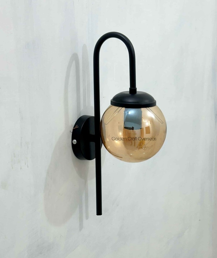 BRASS WALL LIGHT