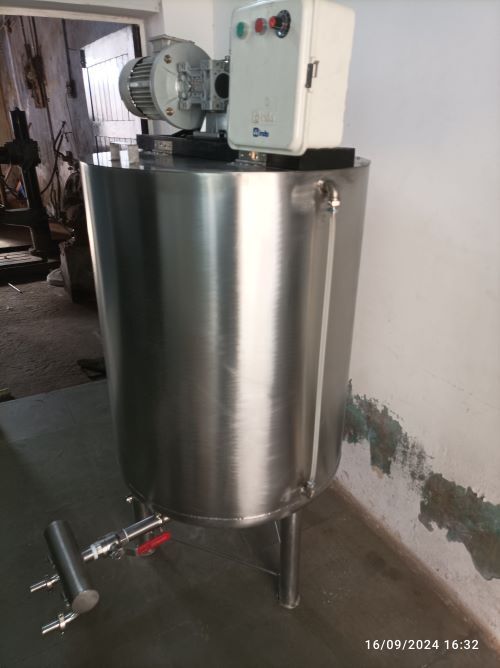Mixing Tank - Automatic Grade: Semi-automatic