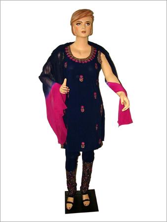 चूड़ीदार सलवार के साथ कमीज