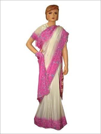 महिलाओं की साड़ी