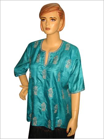 कढ़ाई किया हुआ टॉप