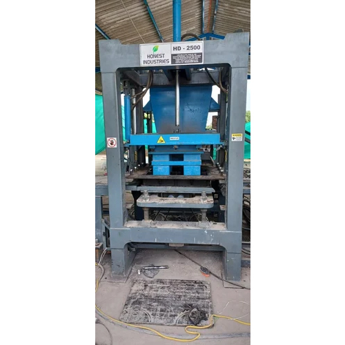 Interlocking Block Making Machine - Capacity: 2000 Kg/Hr